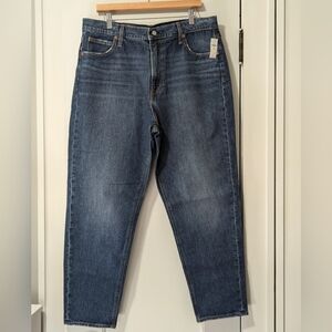 Relaxed Blue Jeans with Comfortable Fit